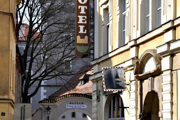 Hotel U Hradu a Restaurace Hostěnice