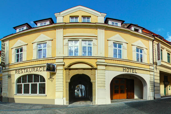 Hotel U Hradu a Restaurace Hostěnice